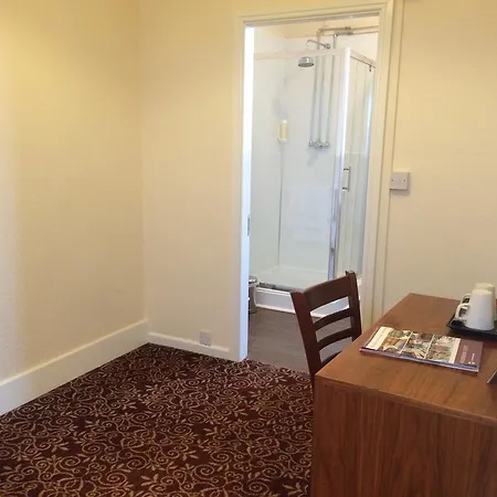 The Three Tuns Wetherspoon Hotel 2*