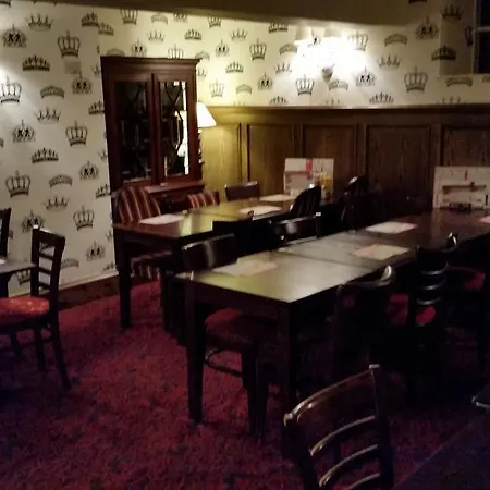 The Three Tuns Wetherspoon ת'ירסק