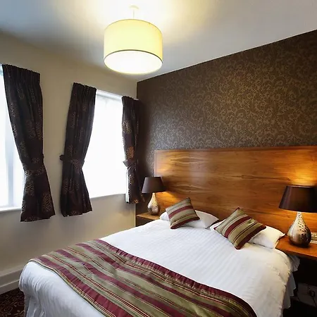 The Three Tuns Wetherspoon Hotel