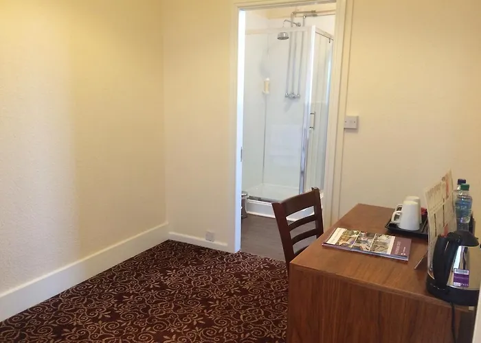 The Three Tuns Wetherspoon Hotel 2*