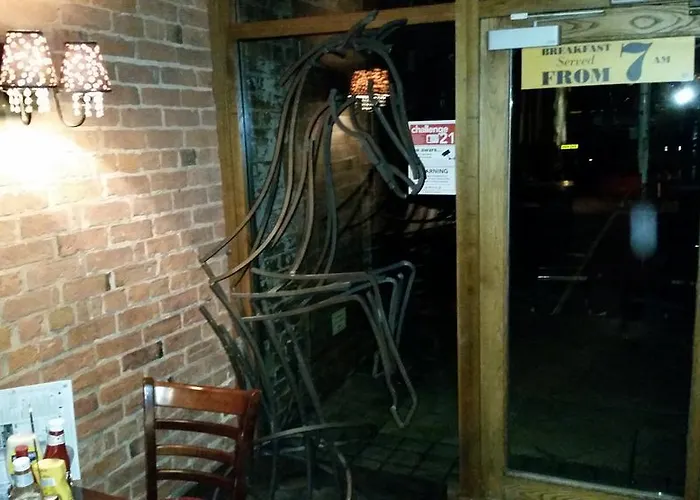 The Three Tuns Wetherspoon 2*