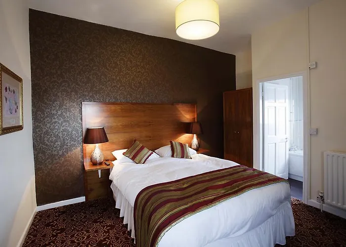 Hotel The Three Tuns Wetherspoon 2*