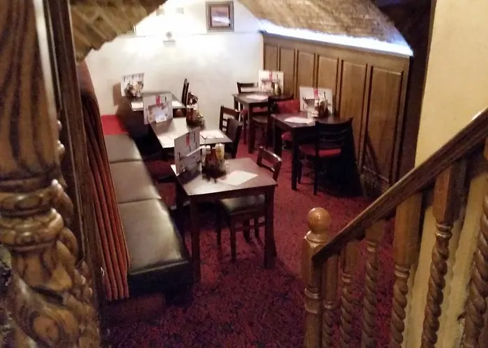 The Three Tuns Wetherspoon מלון 2*